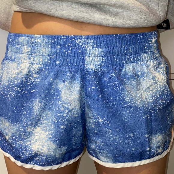 Nike Workout Shorts - Picture 4 of 7